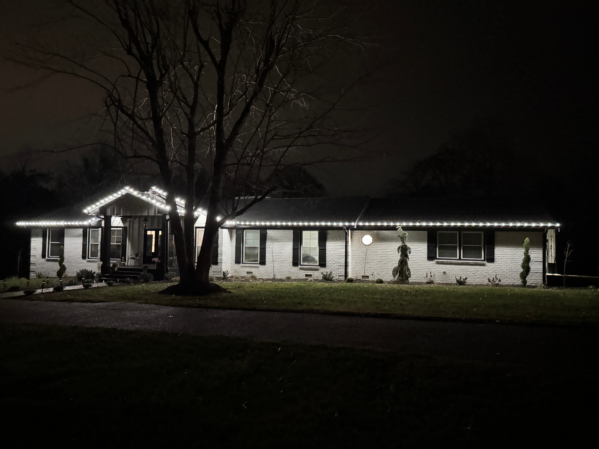 Claxton home cool white roofline